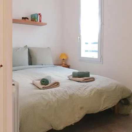 Grand Proche Quartier De La Pironniere - 4 Personnes Apartment *