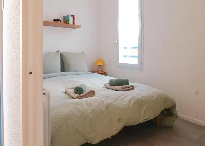 Grand Proche Quartier De La Pironniere - 4 Personnes Apartmán *